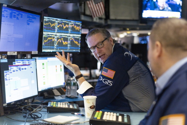 Επιστροφή στα κέρδη στη Wall Street – Η παρέμβαση Τραμπ άλλαξε στο παρά πέντε το κλίμα 