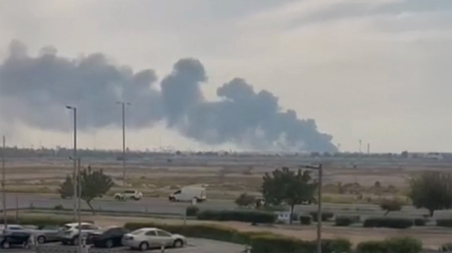 BLOOMBERG: ΤΑ ΗΑΕ ΚΛΕΙΝΟΥΝ ΤΟ ΜΕΓΑΛΥΤΕΡΟ ΔΙΥΛΙΣΤΗΡΙΟ ΠΕΤΡΕΛΑΙΟΥ ΤΗΣ ΠΕΡΙΟΧΗΣ ΜΕΤΑ ΑΠΟ ΕΠΙΘΕΣΗ DRONE