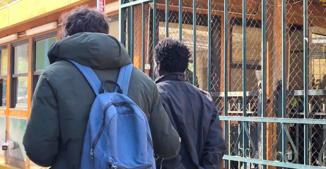 ΣΤΗ ΦΥΛΑΚΗ Ο 48ΧΡΟΝΟΣ ΣΟΥΔΑΝΟΣ ΠΟΥ ΑΠΕΙΛΟΥΣΕ ΝΑ ΑΝΑΤΙΝΑΧΘΕΙ ΕΞΩ ΑΠΟ ΤΗ ΓΑΔΑ, ΤΙ ΕΙΠΕ ΣΤΗΝ ΑΠΟΛΟΓΙΑ ΤΟΥ