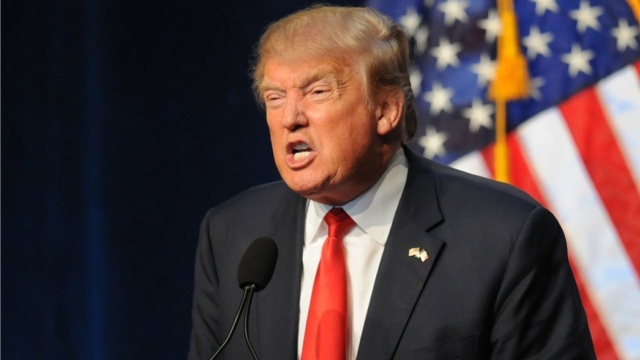 ΤΡΑΜΠ ΓΙΑ ΣΤΕΝΑ ΤΟΥ ΟΡΜΟΥΖ: «ΑΝ ΤΟ ΙΡΑΝ ΜΠΛΟΚΑΡΕΙ ΤΟ ΠΕΤΡΕΛΑΙΟ, ΘΑ ΤΟ ΠΛΗΞΟΥΜΕ 20 ΦΟΡΕΣ ΣΚΛΗΡΟΤΕΡΑ»