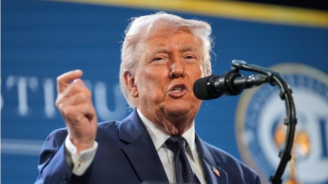 ΤΡΑΜΠ ΓΙΑ ΠΟΛΕΜΟ ΣΤΟ ΙΡΑΝ: «ΘΑ ΕΧΟΥΜΕ ΕΝΑΝ ΠΟΛΥ ΠΙΟ ΑΣΦΑΛΗ ΚΟΣΜΟ ΜΟΛΙΣ ΤΕΛΕΙΩΣΕΙ»