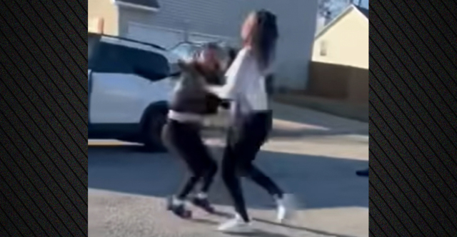 &Eta;&Pi;&Alpha;: 12&chi;&rho;&omicron;&nu;&eta; &pi;έ&theta;&alpha;&nu;&epsilon; &mu;&epsilon;&tau;ά &alpha;&pi;ό &kappa;&alpha;&beta;&gamma;ά &mu;&epsilon; &kappa;&omicron;&pi;έ&lambda;&alpha; &sigma;&tau;&omicron;&nu; &delta;&rho;ό&mu;&omicron;, bullying &kappa;&alpha;&tau;&alpha;&gamma;&gamma;έ&lambda;&lambda;&epsilon;&iota; &eta; &mu;&eta;&tau;έ&rho;&alpha; &tau;&eta;&sigmaf;