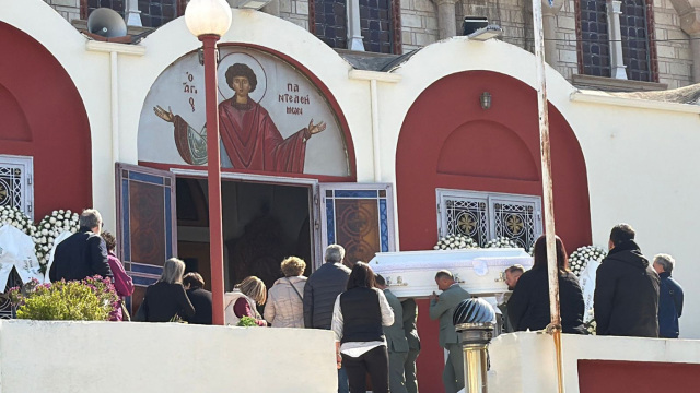 ΟΔΥΝΗ ΣΤΗΝ ΚΗΔΕΙΑ ΤΟΥ 25ΧΡΟΝΟΥ ΠΑΥΛΟΥ ΠΟΥ ΠΑΡΑΣΥΡΘΗΚΕ ΑΠΟ ΑΥΤΟΚΙΝΗΤΟ ΣΤΗ ΘΕΣΣΑΛΟΝΙΚΗ: «ΣΚΟΤΩΣΕ ΤΟ ΚΑΛΥΤΕΡΟ ΠΑΙΔΙ, ΕΙΝΑΙ ΔΟΛΟΦΟΝΟΣ»