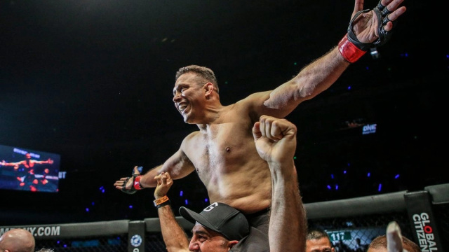 &Mu;&alpha;&chi;&eta;&tau;έ&sigmaf; &tau;&omicron;&upsilon; UFC &theta;&alpha; &epsilon;&kappa;&pi;&alpha;&iota;&delta;&epsilon;ύ&sigma;&omicron;&upsilon;&nu; &pi;&rho;ά&kappa;&tau;&omicron;&rho;&epsilon;&sigmaf; &tau;&omicron;&upsilon; FBI &sigma;&epsilon; έ&nu;&alpha; &laquo;&iota;&sigma;&tau;&omicron;&rho;&iota;&kappa;ό &sigma;&epsilon;&mu;&iota;&nu;ά&rho;&iota;&omicron;&raquo;
