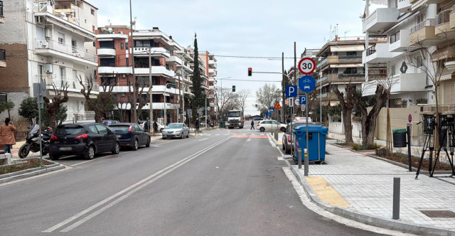 &Nu;&epsilon;&kappa;&rho;ό&sigmaf; 20&chi;&rho;&omicron;&nu;&omicron;&sigmaf; &sigma;&tau;&eta; &Theta;&epsilon;&sigma;&sigma;&alpha;&lambda;&omicron;&nu;ί&kappa;&eta;, &tau;&omicron;&nu; &kappa;&upsilon;&nu;ή&gamma;&eta;&sigma;&alpha;&nu; &kappa;&alpha;&iota; &tau;&omicron;&nu; &mu;&alpha;&chi;&alpha;ί&rho;&omega;&sigma;&alpha;&nu; &sigma;&tau;&eta;&nu; &pi;&lambda;ά&tau;&eta;