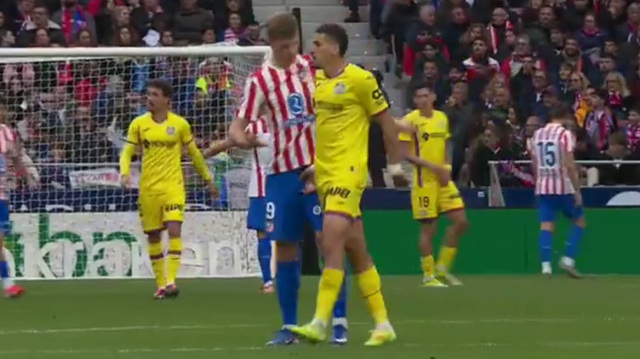 O Αμπκάρ της Χετάφε αποβλήθηκε επειδή άγγιξε τα γεννητικά όργανα του Σόρλοθ της Ατλέτικο, βίντεο 