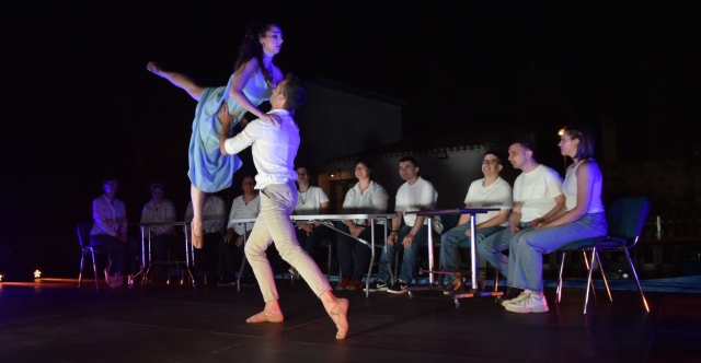 &laquo;&Mu;&alpha;&zeta;ί &sigma;&tau;&eta; &Gamma;&iota;&omicron;&rho;&tau;ή&raquo;: &Tau;&omicron; 2&omicron; &Phi;&epsilon;&sigma;&tau;&iota;&beta;ά&lambda; &iota;&sigma;ό&tau;&iota;&mu;&eta;&sigmaf; &sigma;&upsilon;&mu;&pi;&epsilon;&rho;ί&lambda;&eta;&psi;&eta;&sigmaf; &tau;&eta;&sigmaf; &Epsilon;&Sigma;&Tau;&Iota;&Alpha;&Sigma; Ά&gamma;&iota;&omicron;&sigmaf; &Nu;&iota;&kappa;ό&lambda;&alpha;&omicron;&sigmaf; &alpha;&pi;ό &tau;&omicron; &Mu;έ&gamma;&alpha;&rho;&omicron; &Mu;&omicron;&upsilon;&sigma;&iota;&kappa;ή&sigmaf; έ&omega;&sigmaf; &tau;&omicron; &Gamma;&alpha;&lambda;&alpha;&xi;ί&delta;&iota;