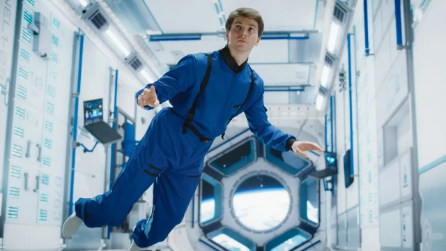 O Έλληνας γιατρός των ευρωπαίων αστροναυτών πειραματίζεται σε μηδενική βαρύτητα