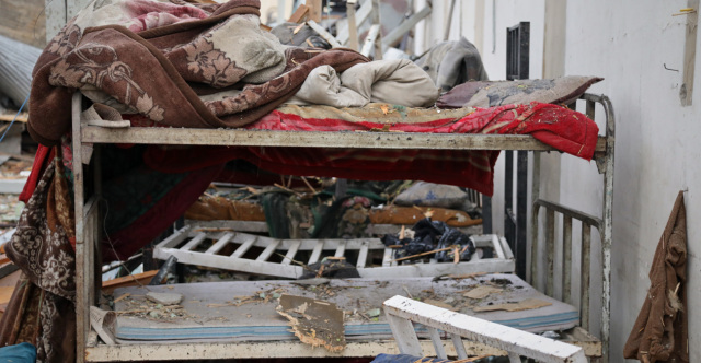 &Tau;&omicron;&upsilon;&lambda;ά&chi;&iota;&sigma;&tau;&omicron;&nu; 400 &nu;&epsilon;&kappa;&rho;&omicron;ί &sigma;&epsilon; &beta;&omicron;&mu;&beta;&alpha;&rho;&delta;&iota;&sigma;&mu;ό &kappa;έ&nu;&tau;&rho;&omicron;&upsilon; &alpha;&pi;&epsilon;&xi;ά&rho;&tau;&eta;&sigma;&eta;&sigmaf; &sigma;&tau;&omicron; &Alpha;&phi;&gamma;&alpha;&nu;&iota;&sigma;&tau;ά&nu;, &alpha;&sigma;&theta;&epsilon;&nu;&epsilon;ί&sigmaf; &kappa;&alpha;ί&gamma;&omicron;&nu;&tau;&alpha;&nu; &sigma;&tau;&alpha; &kappa;&rho;&epsilon;&beta;ά&tau;&iota;&alpha; &tau;&omicron;&upsilon;&sigmaf;