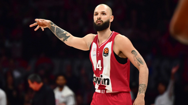 &Omicron;&lambda;&upsilon;&mu;&pi;&iota;&alpha;&kappa;ό&sigmaf; - &Phi;&epsilon;&nu;έ&rho; 104-87: &Omicron; &delta;&iota;&alpha;&sigma;&tau;&eta;&mu;&iota;&kappa;ό&sigmaf; &Phi;&omicron;&upsilon;&rho;&nu;&iota;έ &delta;&iota;έ&lambda;&upsilon;&sigma;&epsilon; &tau;&eta;&nu; &pi;&rho;&omega;&tau;&alpha;&theta;&lambda;ή&tau;&rho;&iota;&alpha; &Epsilon;&upsilon;&rho;ώ&pi;&eta;&sigmaf; &sigma;&tau;&omicron; &Sigma;&Epsilon;&Phi;