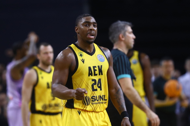 Πέρασε από το Βερολίνο και πήρε την πρωτιά και το πλεονέκτημα η ΑΕΚ, 93-88 στην παράταση την Άλμπα – Οι υποψήφιοι αντίπαλοι 