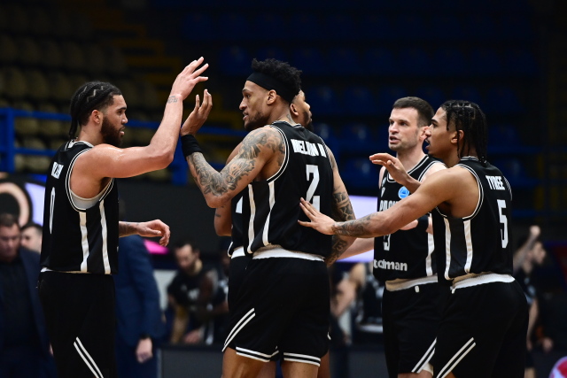 Fiba Europe Cup: &laquo;&Gamma;&lambda;&upsilon;&kappa;&iota;ά&raquo; ή&tau;&tau;&alpha; &kappa;&alpha;&iota; &pi;&rho;ό&kappa;&rho;&iota;&sigma;&eta; &gamma;&iota;&alpha; &tau;&omicron;&nu; &Pi;&Alpha;&Omicron;&Kappa; &sigma;&tau;&alpha; &eta;&mu;&iota;&tau;&epsilon;&lambda;&iota;&kappa;ά, 88-80 &alpha;&pi;ό &tau;&omicron; &Pi;&epsilon;&rho;&iota;&sigma;&tau;έ&rho;&iota;