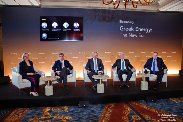 &Kappa;&rho;ί&sigma;&eta; &sigma;&tau;&eta; &Mu;έ&sigma;&eta; &Alpha;&nu;&alpha;&tau;&omicron;&lambda;ή: &Pi;ώ&sigmaf; &beta;&lambda;έ&pi;&omicron;&upsilon;&nu; &tau;&eta;&nu; &epsilon;&pi;ό&mu;&epsilon;&nu;&eta; &mu;έ&rho;&alpha; &sigma;&tau;&eta;&nu; &epsilon;&nu;έ&rho;&gamma;&epsilon;&iota;&alpha; &omicron;&iota; &iota;&sigma;&chi;&upsilon;&rho;&omicron;ί managers &tau;&omicron;&upsilon; &kappa;&lambda;ά&delta;&omicron;&upsilon;