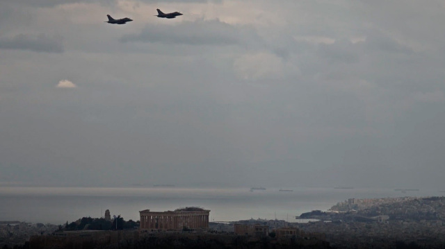 RAFALE, F-16 VIPER ΚΑΙ ΕΛΙΚΟΠΤΕΡΑ ΠΕΤΑΞΑΝ ΠΑΝΩ ΑΠΟ ΤΗΝ ΑΚΡΟΠΟΛΗ ΣΤΗΝ ΠΡΟΒΑ ΓΙΑ ΤΗΝ ΠΑΡΕΛΑΣΗ ΤΗΣ 25ΗΣ ΜΑΡΤΙΟΥ, ΔΕΙΤΕ ΕΝΤΥΠΩΣΙΑΚΑ ΒΙΝΤΕΟ