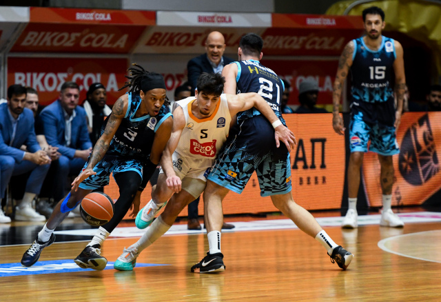 &Delta;&iota;&pi;&lambda;ό &pi;&alpha;&rho;&alpha;&mu;&omicron;&nu;ή&sigmaf; &sigma;&tau;&eta; Basket League &gamma;&iota;&alpha; &tau;&omicron;&nu; &Kappa;&omicron;&lambda;&omicron;&sigma;&sigma;ό, 98-76 &tau;&omicron;&nu; &Pi;&rho;&omicron;&mu;&eta;&theta;έ&alpha; &sigma;&tau;&eta;&nu; &Pi;ά&tau;&rho;&alpha;, &delta;&epsilon;ί&tau;&epsilon; &beta;ί&nu;&tau;&epsilon;&omicron;