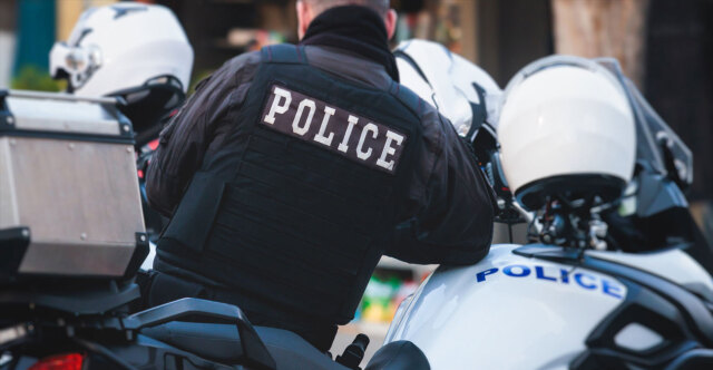 ΕΞΙΧΝΙΑΣΤΗΚΕ ΛΗΣΤΕΙΑ ΜΕ ΛΕΙΑ 200.000 ΕΥΡΩ ΣΤΟ ΚΟΛΩΝΑΚΙ, ΣΥΝΕΛΗΦΘΗ 54ΧΡΟΝΗ