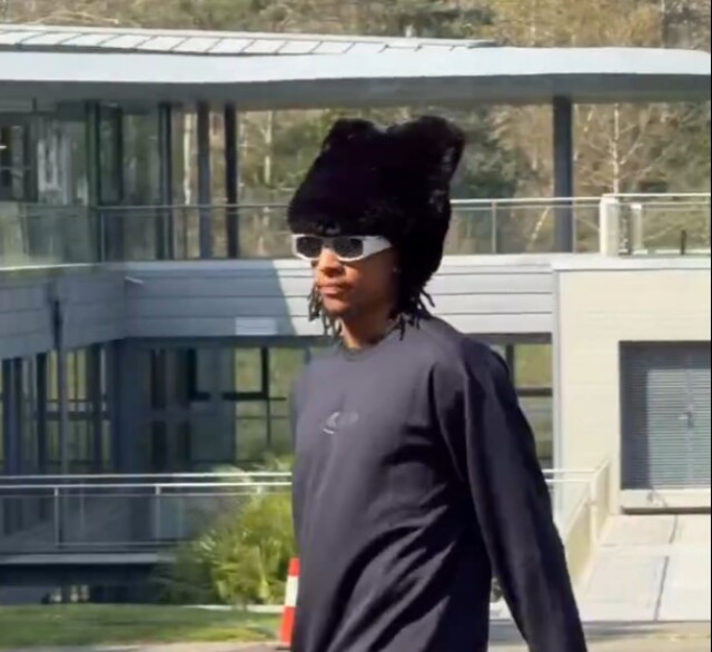 &Epsilon;&theta;&nu;&iota;&kappa;ή &Gamma;&alpha;&lambda;&lambda;ί&alpha;&sigmaf;: &Tau;&omicron; catwalk &tau;&omega;&nu; &pi;&alpha;&iota;&kappa;&tau;ώ&nu; &pi;&omicron;&upsilon; έ&gamma;&iota;&nu;&epsilon; &lambda;&alpha;&tau;&rho;&epsilon;ί&alpha;
