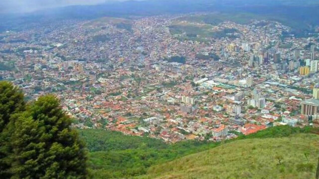 &Eta; &pi;ό&lambda;&eta; &pi;&omicron;&upsilon; &chi;&tau;ί&sigma;&tau;&eta;&kappa;&epsilon; &mu;έ&sigma;&alpha; &sigma;&epsilon; &eta;&phi;&alpha;ί&sigma;&tau;&epsilon;&iota;&omicron; &kappa;&alpha;&iota; έ&chi;&epsilon;&iota; 18&deg;C ό&lambda;&omicron; &tau;&omicron;&nu; &chi;&rho;ό&nu;&omicron;