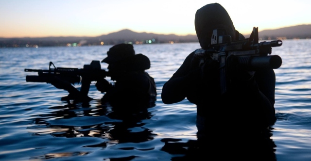 Μυστική επιχείρηση των ΗΠΑ στο Ορμούζ: Οι Navy SEALs εξουδετέρωναν επί τέσσερις μήνες ιρανικές νάρκες
