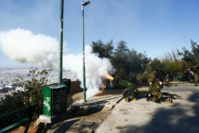 ΜΕ 21 ΚΑΝΟΝΙΟΒΟΛΙΣΜΟΥΣ ΑΠΟ ΤΟΝ ΛΥΚΑΒΗΤΤΟ ΞΕΚΙΝΗΣΑΝ ΟΙ ΕΚΔΗΛΩΣΕΙΣ ΓΙΑ ΤOΝ ΕΟΡΤΑΣΜΟ ΤΗΣ 25ΗΣ ΜΑΡΤΙΟΥ, ΔΕΙΤΕ ΒΙΝΤΕΟ