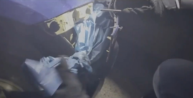 ΣΥΛΛΗΨΗ 47ΧΡΟΝΟΥ ΣΤΗΝ ΚΕΡΚΥΡΑ ΓΙΑ ΔΙΑΚΙΝΗΣΗ ΝΑΡΚΩΤΙΚΩΝ ΚΑΙ ΕΠΙΘΕΣΗ ΚΑΤΑ ΑΣΤΥΝΟΜΙΚΩΝ, ΔΕΙΤΕ ΒΙΝΤΕΟ