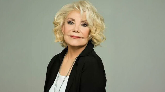 &Pi;έ&theta;&alpha;&nu;&epsilon; &eta; &mu;&epsilon;&gamma;ά&lambda;&eta; &tau;&rho;&alpha;&gamma;&omicron;&upsilon;&delta;ί&sigma;&tau;&rho;&iota;&alpha; &Mu;&alpha;&rho;&iota;&nu;έ&lambda;&lambda;&alpha; &sigma;&tau;&alpha; 87 &tau;&eta;&sigmaf; &chi;&rho;ό&nu;&iota;&alpha;, &pi;έ&nu;&theta;&omicron;&sigmaf; &sigma;&tau;&omicron; &epsilon;&lambda;&lambda;&eta;&nu;&iota;&kappa;ό &tau;&rho;&alpha;&gamma;&omicron;ύ&delta;&iota;