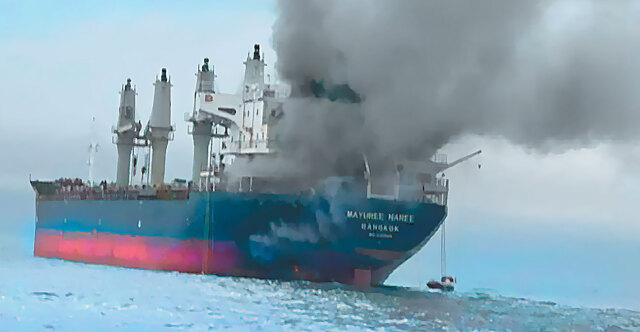 Πλοίο μεταφοράς LPG δέχτηκε επίθεση στο Ορμούζ, πλήγμα από αμερικανικό πύραυλο με δύο ναυτικούς νεκρούς αναφέρει ιρανικό μέσο 