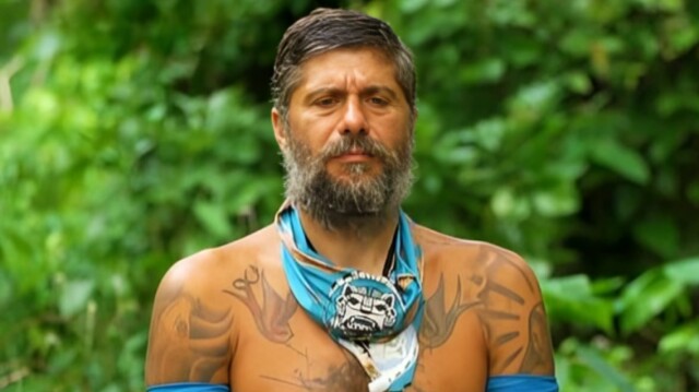 Survivor: Έ&chi;&omicron;&upsilon;&nu; &kappa;ά&nu;&epsilon;&iota; &kappa;&omicron;&iota;&lambda;&iota;ά, &phi;&tau;&eta;&nu;έ&sigmaf; &delta;&iota;&kappa;&alpha;&iota;&omicron;&lambda;&omicron;&gamma;ί&epsilon;&sigmaf; &delta;&epsilon;&nu; &delta;έ&chi;&omicron;&mu;&alpha;&iota;, &sigma;&chi;&omicron;&lambda;ί&alpha;&sigma;&epsilon; &omicron; &Mu;&iota;&chi;ά&lambda;&eta;&sigmaf; &Sigma;&eta;&phi;ά&kappa;&eta;&sigmaf;