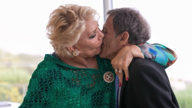 &Omicron; &Sigma;&tau;&alpha;ύ&rho;&omicron;&sigmaf; &Xi;&alpha;&rho;&chi;ά&kappa;&omicron;&sigmaf; &alpha;&pi;&omicron;&chi;&alpha;&iota;&rho;έ&tau;&iota;&sigma;&epsilon; &tau;&eta; &Mu;&alpha;&rho;&iota;&nu;έ&lambda;&lambda;&alpha;: &Alpha;&gamma;ά&pi;&eta; &mu;&omicron;&upsilon;, &kappa;&alpha;&lambda;ό &sigma;&omicron;&upsilon; &tau;&alpha;&xi;ί&delta;&iota;