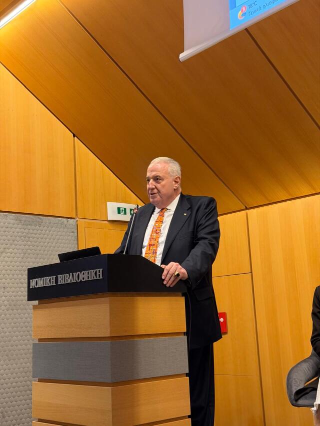 ΓΙΑ ΤΙΣ ΔΙΚΕΣ ΠΟΥ ΣΥΓΚΛΟΝΙΣΑΝ ΤΗΝ ΕΛΛΑΔΑ ΜΙΛΗΣΕ Ο ΣΑΚΗΣ ΚΕΧΑΓΙΟΓΛΟΥ ΣΤΟΥΣ ΦΟΙΤΗΤΕΣ ΤΗΣ ΝΟΜΙΚΗΣ ΑΘΗΝΩΝ