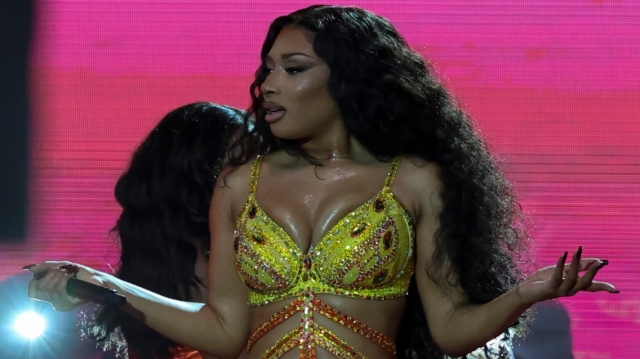 Megan Thee Stallion &mu;&epsilon;&tau;ά &tau;&eta; &mu;&epsilon;&tau;&alpha;&phi;&omicron;&rho;ά &tau;&eta;&sigmaf; &sigma;&tau;&omicron; &nu;&omicron;&sigma;&omicron;&kappa;&omicron;&mu;&epsilon;ί&omicron;: &Pi;&iota;έ&zeta;&omega; &tau;&omicron;&nu; &epsilon;&alpha;&upsilon;&tau;ό &mu;&omicron;&upsilon; &pi;έ&rho;&alpha; &alpha;&pi;ό &tau;&alpha; ό&rho;&iota;ά &mu;&omicron;&upsilon;