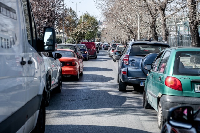 ΑΠΙΣΤΕΥΤΗ ΑΠΑΤΗ ΣΤΗ ΘΕΣΣΑΛΟΝΙΚΗ: 38ΧΡΟΝΟΣ ΕΒΑΛΕ ΠΛΑΣΤΑ QR CODE ΣΕ ΣΗΜΕΙΑ ΕΛΕΓΧΟΜΕΝΗΣ ΣΤΑΘΜΕΥΣΗΣ ΚΑΙ ΕΠΑΙΡΝΕ ΤΑ ΧΡΗΜΑΤΑ
