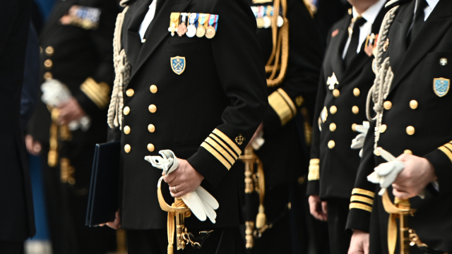 ΚΡΙΣΕΙΣ ΣΤΟ ΛΙΜΕΝΙΚΟ ΣΩΜΑ, ΠΟΙΟΙ ΠΡΟΑΓΟΝΤΑΙ ΚΑΙ ΠΟΙΟΙ ΦΕΥΓΟΥΝ