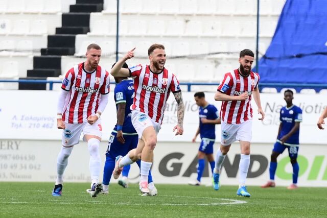 &Omicron; &Pi;&alpha;&nu;&sigma;&epsilon;&rho;&rho;&alpha;ϊ&kappa;ό&sigmaf; 2-1 &sigma;&tau;&eta;&nu; έ&delta;&rho;&alpha; &tau;&eta;&sigmaf; &Kappa;&eta;&phi;&iota;&sigma;&iota;ά&sigmaf; &kappa;&alpha;&iota; έ&beta;&alpha;&lambda;&epsilon; &phi;&omega;&tau;&iota;ά &sigma;&tau;&alpha; play out, &delta;&epsilon;ί&tau;&epsilon; &tau;&alpha; &gamma;&kappa;&omicron;&lambda;