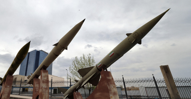 ΤΟ ΙΡΑΝ ΔΙΑΚΟΠΤΕΙ ΟΛΕΣ ΤΙΣ ΑΜΕΣΕΣ ΚΑΙ ΕΜΜΕΣΕΣ ΕΠΑΦΕΣ ΜΕ ΤΙΣ ΗΠΑ