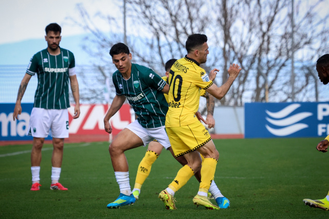 Έ&sigma;&pi;&alpha;&sigma;&epsilon; &tau;&alpha; &delta;&omicron;&kappa;ά&rho;&iota;&alpha; &omicron; Ά&rho;&eta;&sigmaf;, 1-1 &mu;&epsilon; &tau;&omicron;&nu; &Lambda;&epsilon;&beta;&alpha;&delta;&epsilon;&iota;&alpha;&kappa;ό &sigma;&tau;&eta; &Beta;&omicron;&iota;&omega;&tau;ί&alpha;, &delta;&epsilon;ί&tau;&epsilon; &tau;&alpha; &gamma;&kappa;&omicron;&lambda;