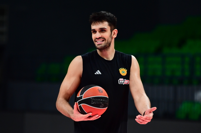 NBA: Tέ&lambda;&omicron;&sigmaf; &alpha;&pi;ό &tau;&omicron;&upsilon;&sigmaf; &Gamma;&omicron;&upsilon;ό&rho;&iota;&omicron;&rho;&sigmaf; o &Gamma;&iota;&omicron;&upsilon;&rho;&tau;&sigma;&epsilon;&beta;έ&nu;