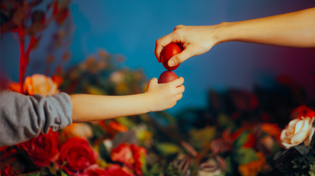 &Phi;έ&tau;&omicron;&sigmaf; &tau;&omicron; &Pi;ά&sigma;&chi;&alpha;, &eta; &chi;&alpha;&rho;ά &pi;&omicron;&upsilon; &pi;&rho;&omicron;&sigma;&phi;έ&rho;&epsilon;&iota;&sigmaf; &epsilon;&pi;&iota;&sigma;&tau;&rho;έ&phi;&epsilon;&iota; &sigma;&epsilon; &epsilon;&sigma;έ&nu;&alpha;