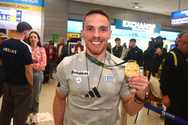 Λευτέρης Πετρούνιας: Επέστρεψε από το Κάιρο με το χρυσό μετάλλιο ο άρχοντας των κρίκων, φωτογραφίες 