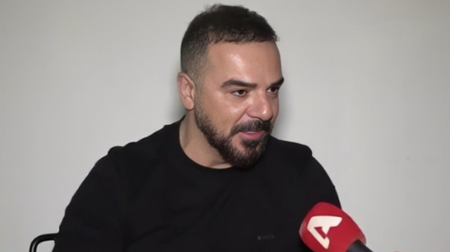 &Tau;&rho;&iota;&alpha;&nu;&tau;ά&phi;&upsilon;&lambda;&lambda;&omicron;&sigmaf;: &Delta;&epsilon;&nu; έ&chi;&epsilon;&iota; &pi;&alpha;&iota;&chi;&tau;&epsilon;ί &kappa;&alpha;&nu;έ&nu;&alpha; &tau;&rho;&alpha;&gamma;&omicron;ύ&delta;&iota; &mu;&omicron;&upsilon; &sigma;&tau;&omicron; &rho;&alpha;&delta;&iota;ό&phi;&omega;&nu;&omicron;, &gamma;ί&nu;&omicron;&nu;&tau;&alpha;&iota; &epsilon;&pi;&iota;&tau;&upsilon;&chi;ί&epsilon;&sigmaf; &delta;&iota;&alpha; &mu;&alpha;&gamma;&epsilon;ί&alpha;&sigmaf; &alpha;&pi;ό &tau;&omicron;&nu; &Theta;&epsilon;ό