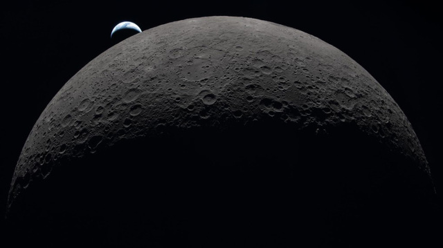 ΝΕΕΣ ΕΝΤΥΠΩΣΙΑΚΕΣ ΦΩΤΟΓΡΑΦΙΕΣ ΑΠΟ ΤΗ ΣΕΛΗΝΗ: Η ΑΠΟΜΑΚΡΥΣΜΕΝΗ ΓΗ ΚΑΙ ΤΟ ΠΛΗΡΩΜΑ ΤΟΥ ORION ΜΕ ΠΡΟΣΤΑΤΕΥΤΙΚΑ ΓΥΑΛΙΑ