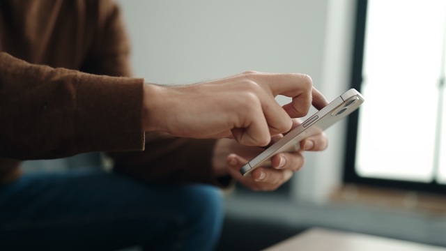 ΧΑΝΙΑ: ΠΩΣ ΔΡΟΥΣΕ ΤΟ ΚΑΛΟΣΤΗΜΕΝΟ ΚΥΚΛΩΜΑ ΤΗΛΕΦΩΝΙΚΩΝ ΑΠΑΤΩΝ ΠΟΥ «ΞΑΦΡΙΖΕ» ΠΟΛΙΤΕΣ - ΟΙ ΑΠΟΚΑΛΥΠΤΙΚΟΙ ΔΙΑΛΟΓΟΙ