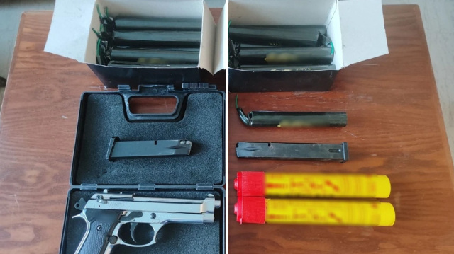 ΣΥΝΕΛΗΦΘΗ ΑΝΗΛΙΚΟΣ ΣΤΟ ΗΡΑΚΛΕΙΟ ΚΡΗΤΗΣ ΓΙΑ ΟΠΛΑ, ΒΕΓΓΑΛΙΚΑ, ΚΑΙ ΠΥΡΟΤΕΧΝΗΜΑΤΑ