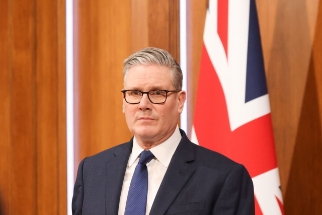 Τηλεφωνική επικοινωνία Στάρμερ – Τραμπ για τα Στενά του Ορμούζ 