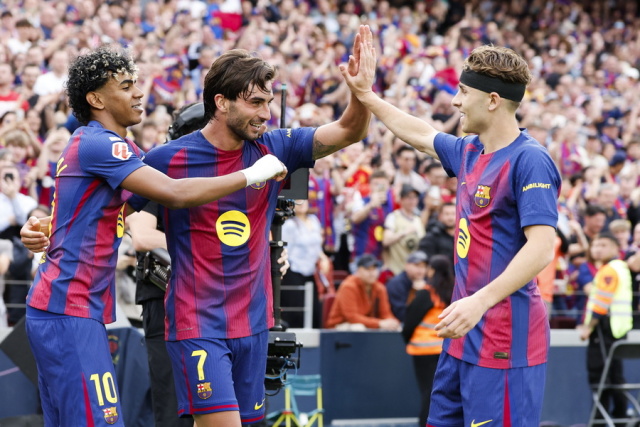 Η Μπαρτσελόνα πήρε το ντέρμπι της Βαρκελώνης και αγκάλιασε τον τίτλο στην Ισπανία, 4-1 την Εσπανιόλ, δείτε τα γκολ 