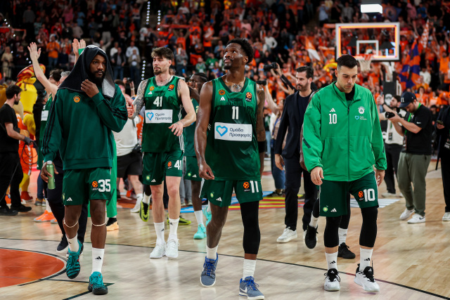 Έ&pi;&epsilon;&sigma;&epsilon; &sigma;&tau;&eta;&nu; 8&eta; &theta;έ&sigma;&eta; &kappa;&alpha;&iota; &omicron;&delta;&epsilon;ύ&epsilon;&iota; &sigma;&tau;&alpha; play in o &Pi;&alpha;&nu;&alpha;&theta;&eta;&nu;&alpha;ϊ&kappa;ό&sigmaf;: &Eta; &tau;&epsilon;&lambda;&epsilon;&upsilon;&tau;&alpha;ί&alpha; &alpha;&gamma;&omega;&nu;&iota;&sigma;&tau;&iota;&kappa;ή, &tau;&alpha; &sigma;&epsilon;&nu;ά&rho;&iota;&alpha; &kappa;&alpha;&iota; &pi;&iota;&theta;&alpha;&nu;ό&sigmaf; &epsilon;&mu;&phi;ύ&lambda;&iota;&omicron;&sigmaf; &mu;&epsilon; &tau;&omicron;&nu; &Omicron;&lambda;&upsilon;&mu;&pi;&iota;&alpha;&kappa;ό