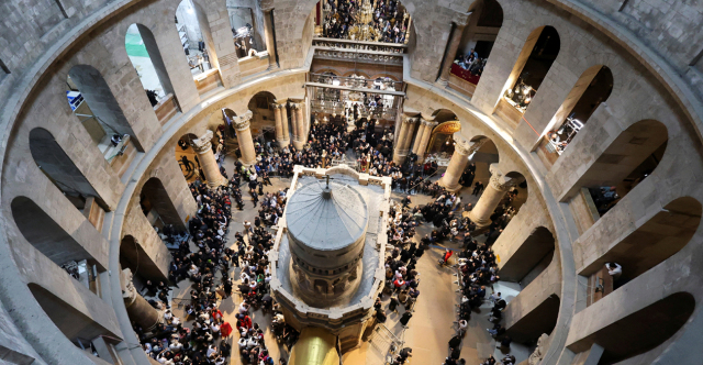 &Delta;&epsilon;ί&tau;&epsilon; live &alpha;&pi;ό &tau;&alpha; &Iota;&epsilon;&rho;&omicron;&sigma;ό&lambda;&upsilon;&mu;&alpha; &tau;&eta;&nu; &tau;&epsilon;&lambda;&epsilon;&tau;ή &Alpha;&phi;ή&sigmaf; &tau;&omicron;&upsilon; &Alpha;&gamma;ί&omicron;&upsilon; &Phi;&omega;&tau;ό&sigmaf; &sigma;&tau;&omicron;&nu; &Nu;&alpha;ό &tau;&eta;&sigmaf; &Alpha;&nu;&alpha;&sigma;&tau;ά&sigma;&epsilon;&omega;&sigmaf;