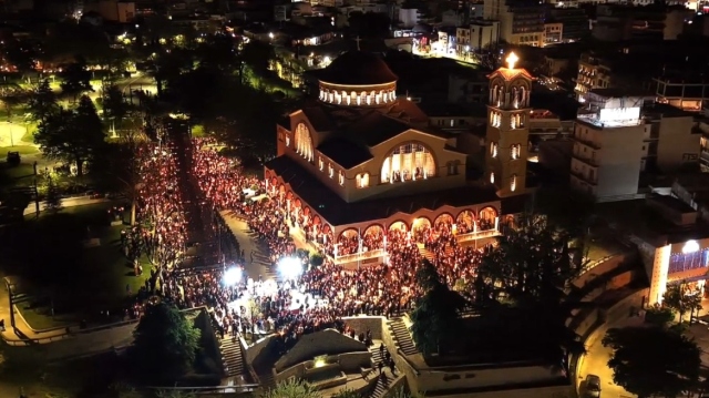 ΜΕ ΚΡΟΤΟ ΚΑΙ ΣΕ ΚΛΙΜΑ ΚΑΤΑΝΥΞΗΣ ΤΟ «ΧΡΙΣΤΟΣ ΑΝΕΣΤΗ» ΣΕ ΟΛΗ ΤΗ ΧΩΡΑ: ΠΛΗΘΟΣ ΠΙΣΤΩΝ ΣΤΟΥΣ ΝΑΟΥΣ ΓΙΑ ΤΗΝ ΑΝΑΣΤΑΣΗ, ΔΕΙΤΕ ΒΙΝΤΕΟ