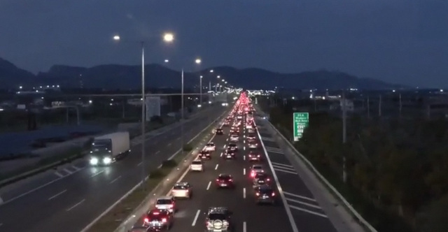 &Sigma;&eta;&mu;&epsilon;&iota;&omega;&tau;ό&nu; &alpha;&pi;ό &tau;&omicron;&nu; &Iota;&sigma;&theta;&mu;ό &mu;έ&chi;&rho;&iota; &tau;&eta;&nu; &Kappa;&iota;&nu;έ&tau;&alpha; &eta; &epsilon;&pi;&iota;&sigma;&tau;&rho;&omicron;&phi;ή &tau;&omega;&nu; &epsilon;&kappa;&delta;&rho;&omicron;&mu;έ&omega;&nu; &tau;&omicron;&upsilon; &Pi;ά&sigma;&chi;&alpha; - &Delta;&epsilon;ί&tau;&epsilon; live &pi;&omicron;ύ &upsilon;&pi;ά&rho;&chi;&omicron;&upsilon;&nu; &tau;&alpha; &mu;&epsilon;&gamma;&alpha;&lambda;ύ&tau;&epsilon;&rho;&alpha; &pi;&rho;&omicron;&beta;&lambda;ή&mu;&alpha;&tau;&alpha;