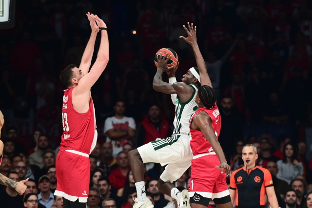 Euroleague: &Pi;&alpha;&rho;&alpha;&mu;έ&nu;&omicron;&upsilon;&nu; &omicron;&iota; 20 &omicron;&mu;ά&delta;&epsilon;&sigmaf; &kappa;&alpha;&iota; &tau;&omicron; ί&delta;&iota;&omicron; format &kappa;&alpha;&iota; &tau;&eta; &sigma;&epsilon;&zeta;ό&nu; 2026-27